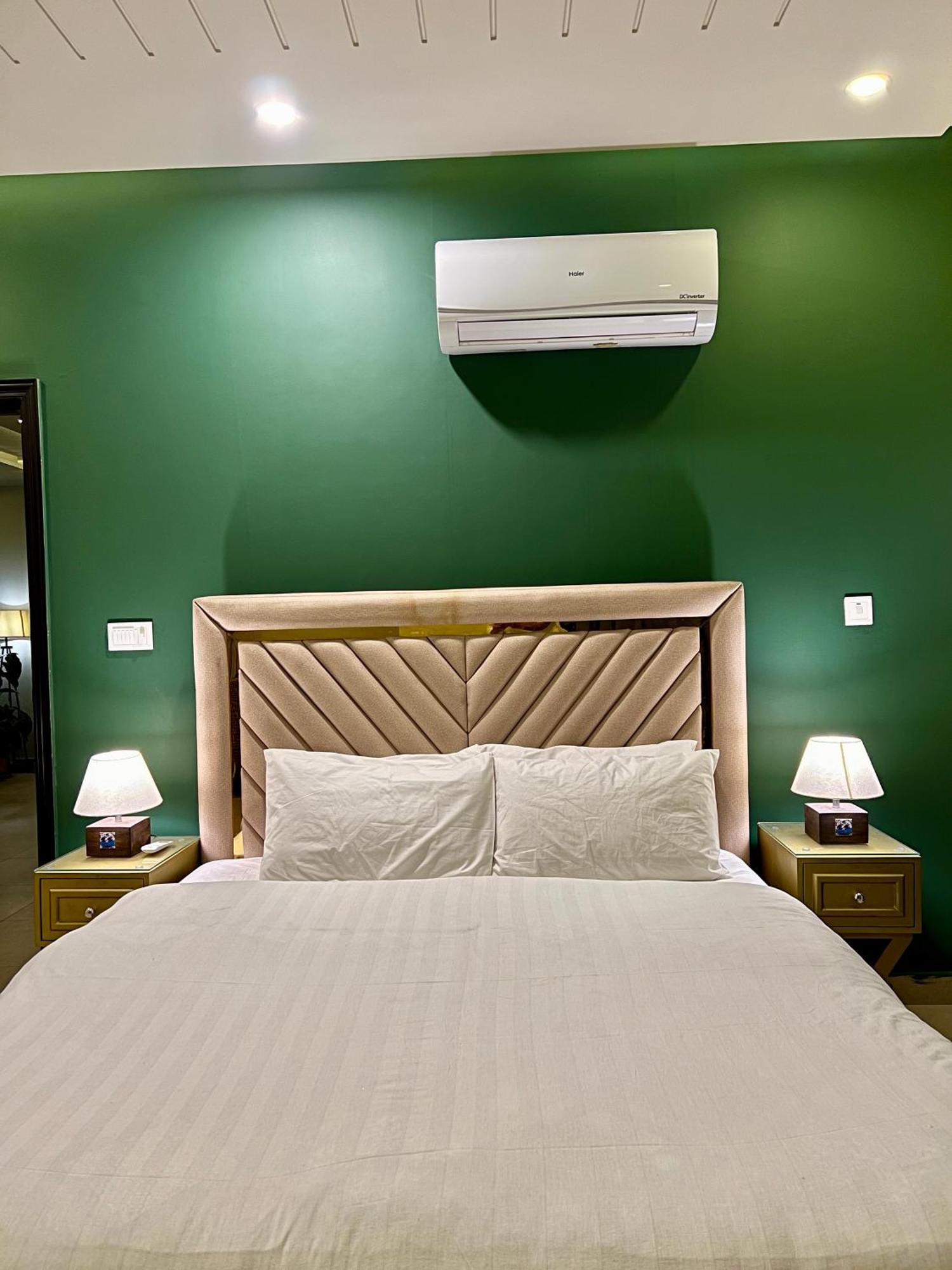 Serenity Corner 4 Bhk Исламабад Екстериор снимка