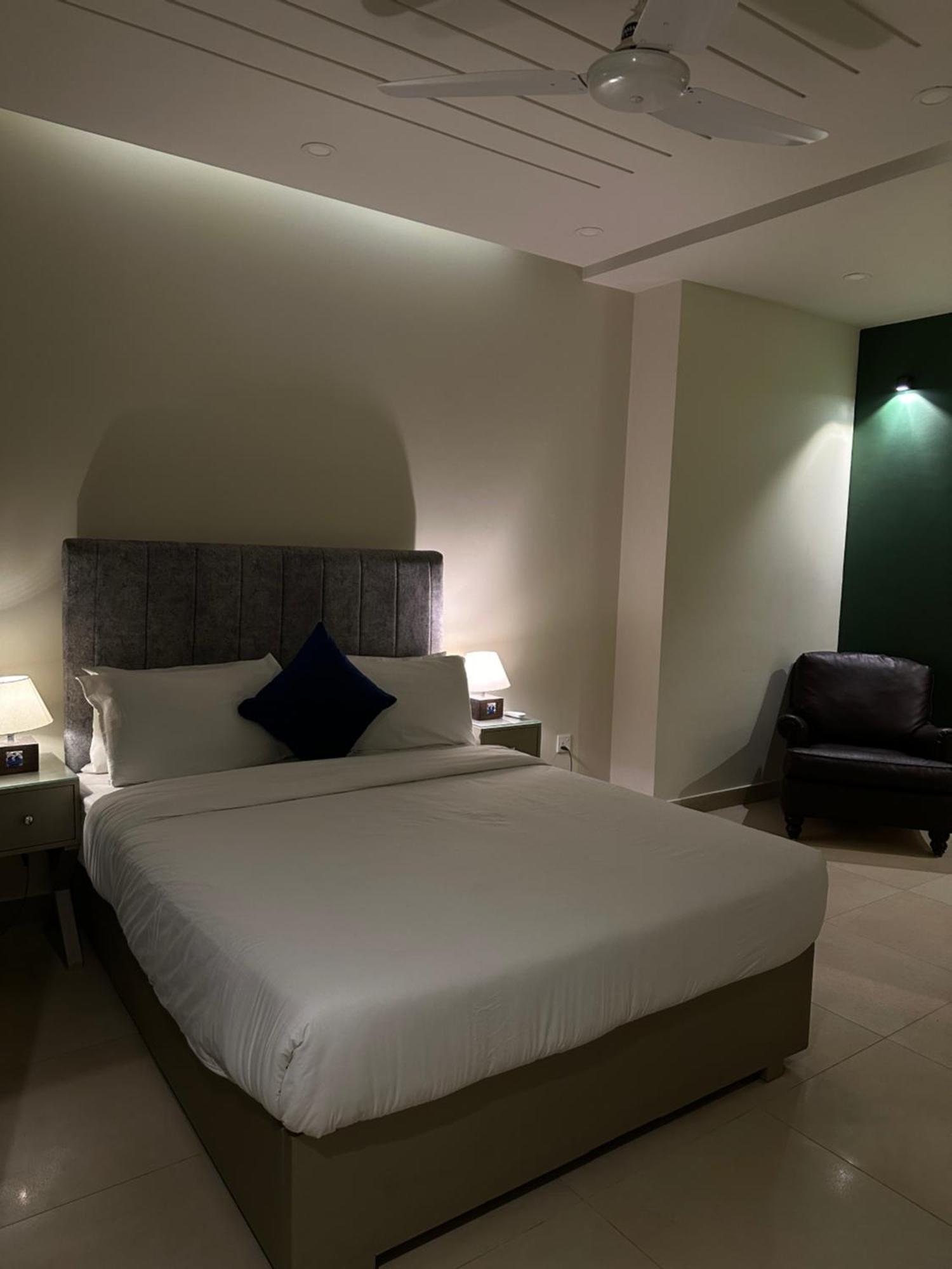 Serenity Corner 4 Bhk Исламабад Екстериор снимка